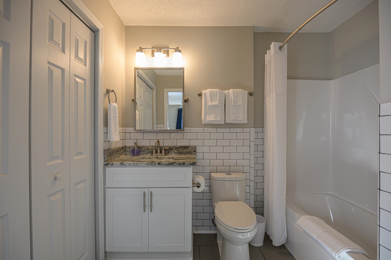 941 Pine Manor Marietta GA 30066
