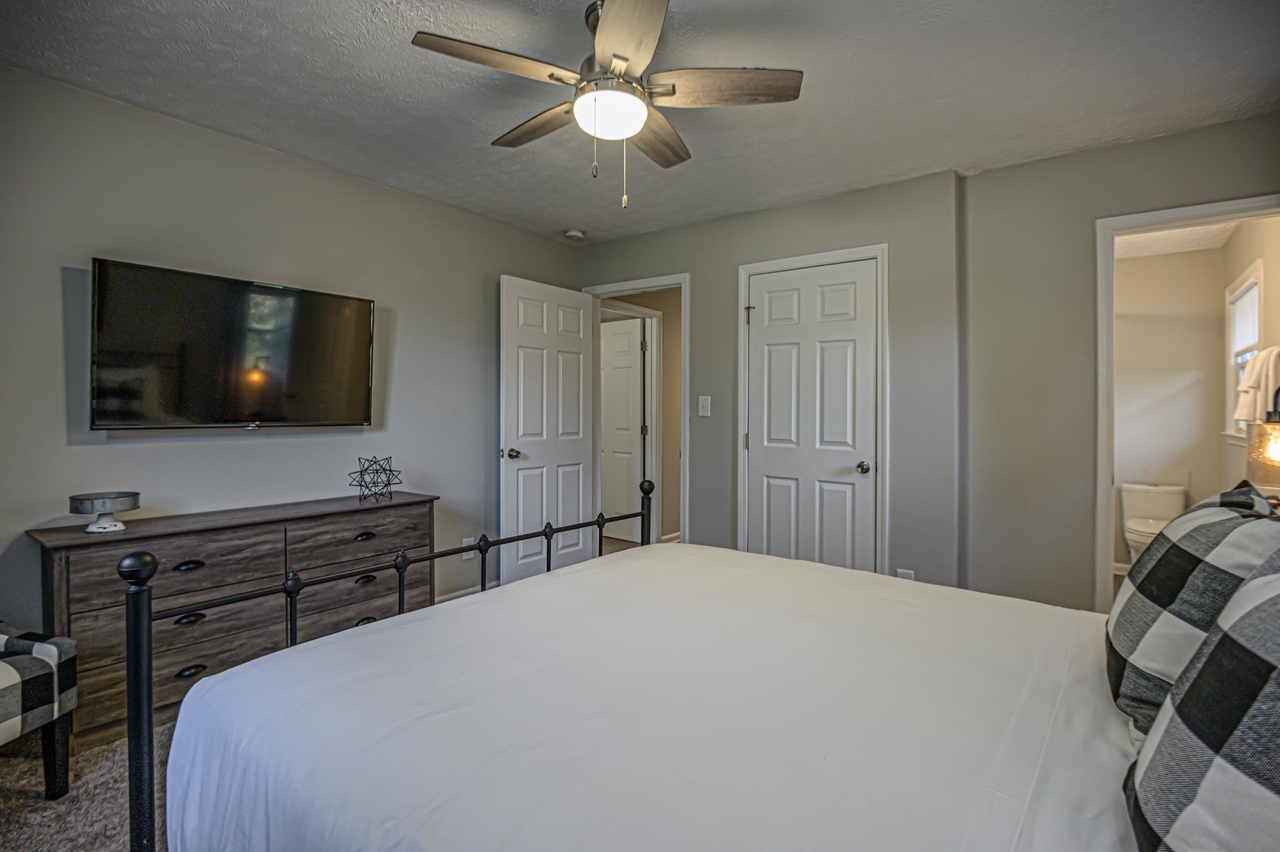 941 Pine Manor Marietta GA 30066