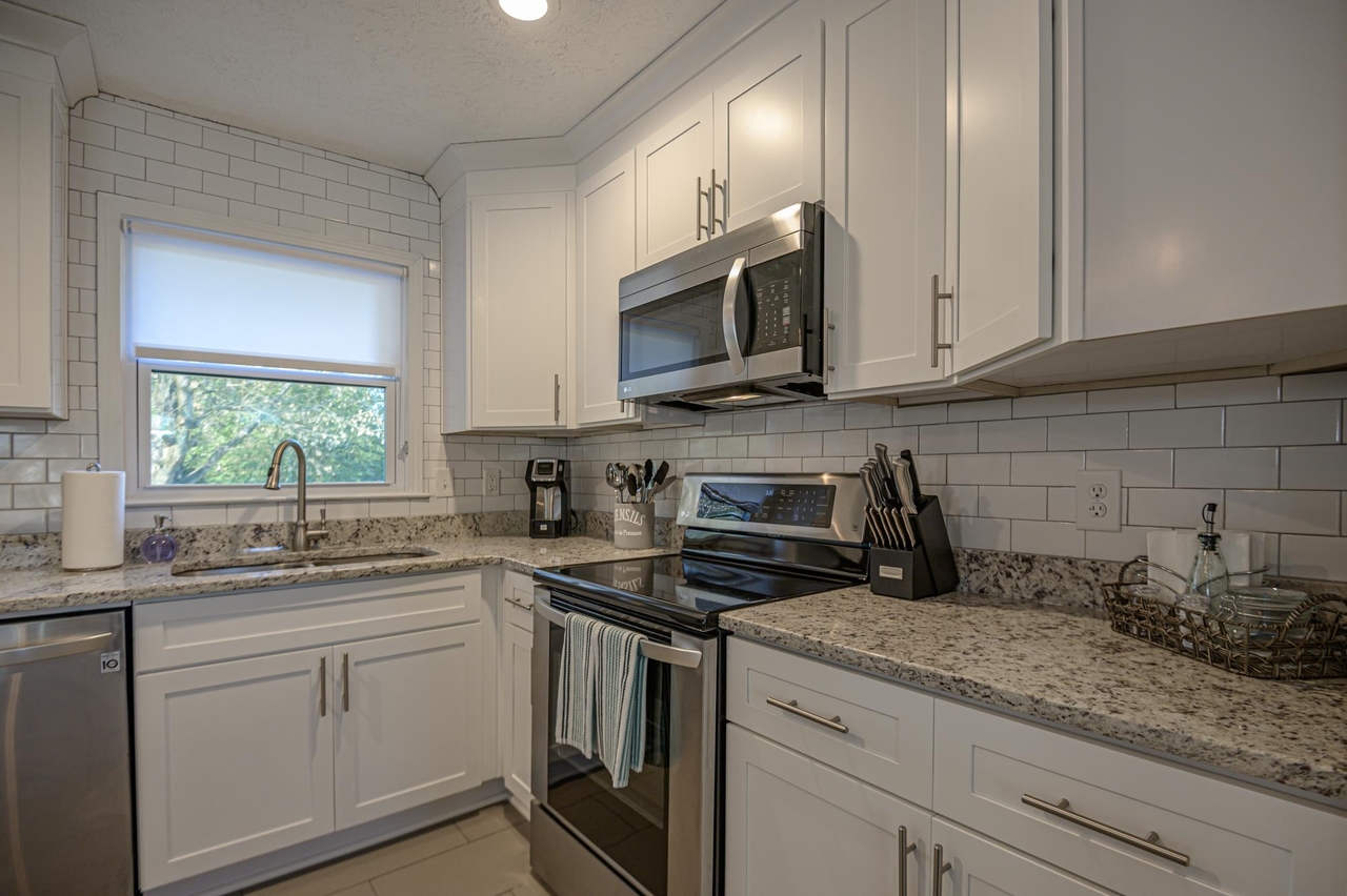 941 Pine Manor Marietta GA 30066